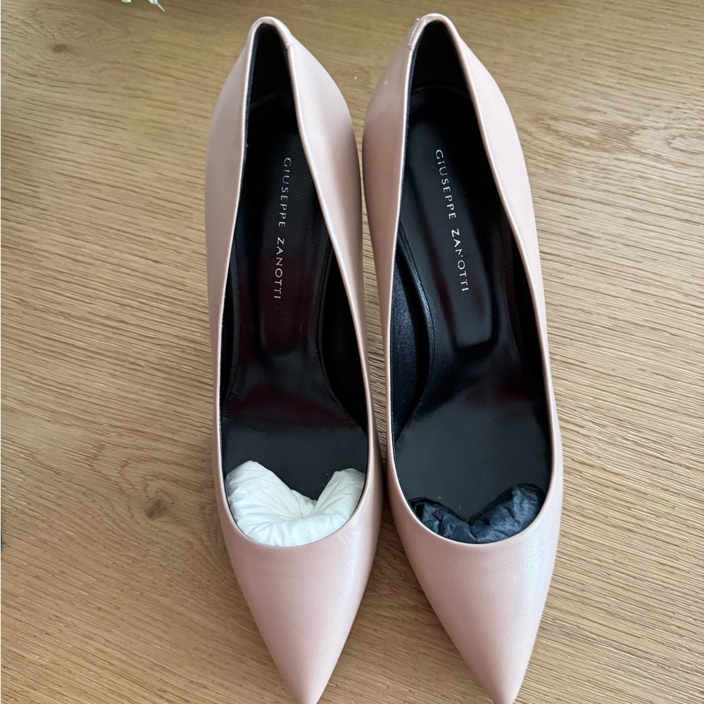 Giuseppe Zanotti Nude Heels